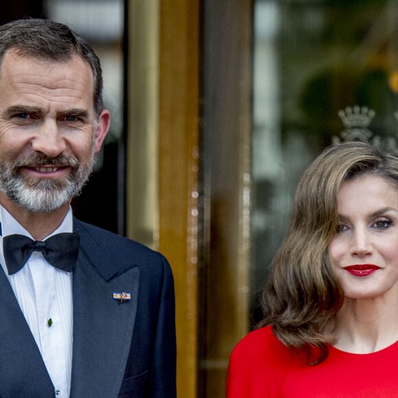 La reine Letizia d'Espagne en Stella McCartney le 29 avril 2017 à La Haye pour le dîner privé organisé à l'occasion des 50 ans du roi Willem-Alexander des Pays-Bas.