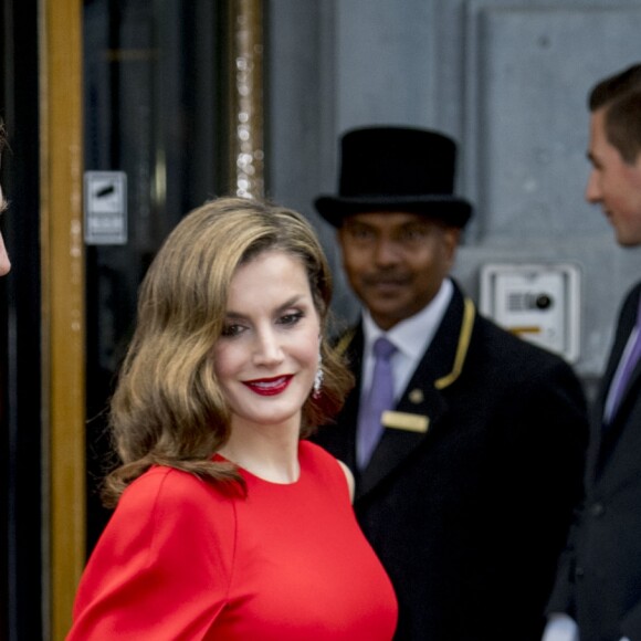 La reine Letizia d'Espagne en Stella McCartney le 29 avril 2017 à La Haye pour le dîner privé organisé à l'occasion des 50 ans du roi Willem-Alexander des Pays-Bas.