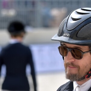 Guillaume Canet participe au 1er Jumping International du château de Versailles, France, le vendredi 5 mai 2017. © Giancarlo Gorassini/Bestimage