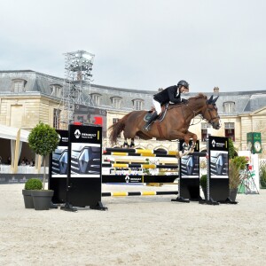 Guillaume Canet participe au 1er Jumping International du château de Versailles, France, le vendredi 5 mai 2017. © Giancarlo Gorassini/Bestimage