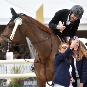 Guillaume Canet lors de la remise du Prix du Grand Trianon lors du 1er Jumping International du château de Versailles, France, le vendredi 5 mai 2017. © Giancarlo Gorassini/Bestimage