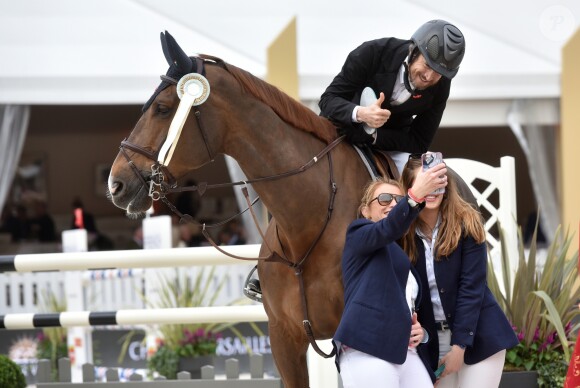 Guillaume Canet lors de la remise du Prix du Grand Trianon lors du 1er Jumping International du château de Versailles, France, le vendredi 5 mai 2017. © Giancarlo Gorassini/Bestimage