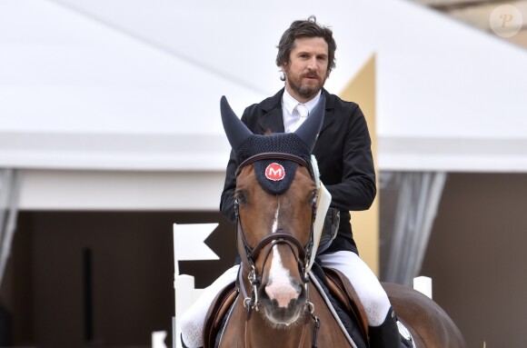 Guillaume Canet lors de la remise du Prix du Grand Trianon lors du 1er Jumping International du château de Versailles, France, le vendredi 5 mai 2017. © Giancarlo Gorassini/Bestimage