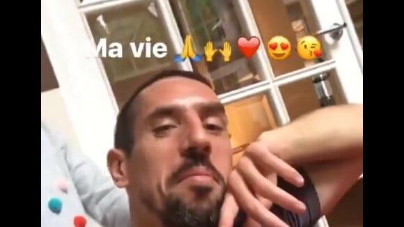 Franck Ribéry : Séance massage avec sa "princesse", sa fille Shaki­nez
