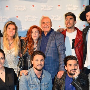 Damien Sargue, Sophie Tapie, Anaïs Delva, Michel Fugain, Mickael Dos Santos, Jérôme du groupe Arcadian, Victoria Petrosillo, Olivier Dion, Florent Mothe et Florentin (Flo) du groupe Arcadian - Soirée "Chante la vie chante" à l'occasion de l'anniversaire (le 12 mai), des 50 ans de carrière et de la sortie de l'album hommage "Tribute" de Michel Fugain au Divan Du Monde à Paris, France, le 10 mai 2017. © Coadic Guirec/Bestimage