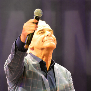 Michel Fugain - Soirée "Chante la vie chante" à l'occasion de l'anniversaire (le 12 mai), des 50 ans de carrière et de la sortie de l'album hommage "Tribute" de Michel Fugain au Divan Du Monde à Paris, France, le 10 mai 2017. © Coadic Guirec/Bestimage