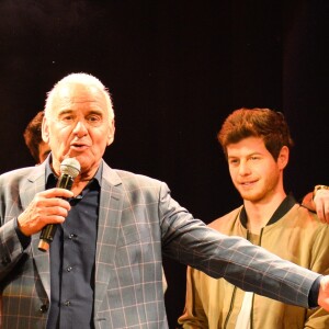 Florent Mothe, Anaïs Delva, Michel Fugain, Florentin (Flo) et Jérôme du groupe Arcadian et Damien Sargue - Soirée "Chante la vie chante" à l'occasion de l'anniversaire (le 12 mai), des 50 ans de carrière et de la sortie de l'album hommage "Tribute" de Michel Fugain au Divan Du Monde à Paris, France, le 10 mai 2017. © Coadic Guirec/Bestimage