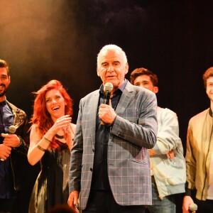 Florent Mothe, Anaïs Delva, Michel Fugain, Yoann et Florentin (Flo) du groupe Arcadian - Soirée "Chante la vie chante" à l'occasion de l'anniversaire (le 12 mai), des 50 ans de carrière et de la sortie de l'album hommage "Tribute" de Michel Fugain au Divan Du Monde à Paris, France, le 10 mai 2017. © Coadic Guirec/Bestimage