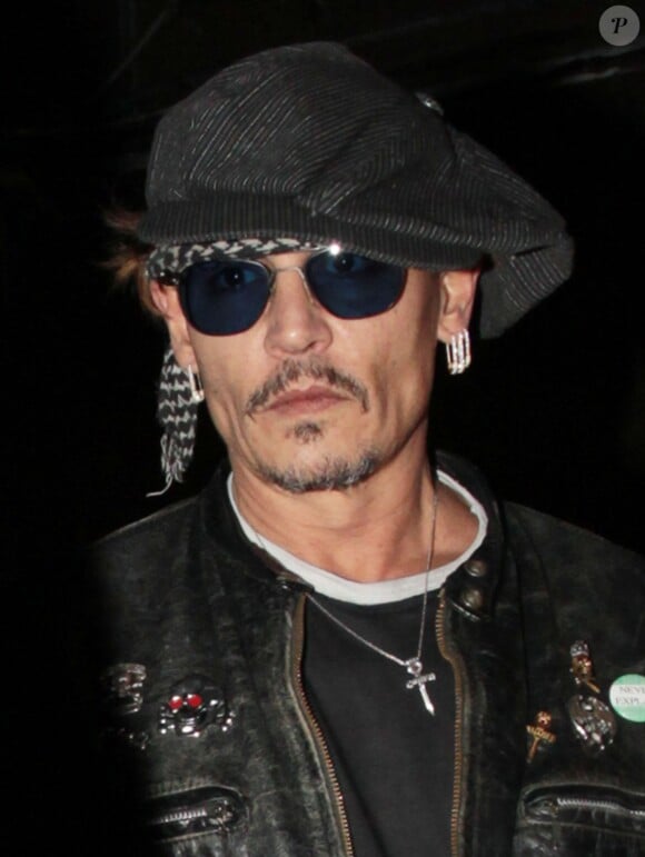 Johnny Depp quitte la soirée d'anniversaire de Lady.G au restaurant Gjelina à Los Angeles le 28 mars 2017.