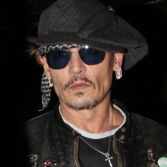 Johnny Depp quitte la soirée d'anniversaire de Lady.G au restaurant Gjelina à Los Angeles le 28 mars 2017.