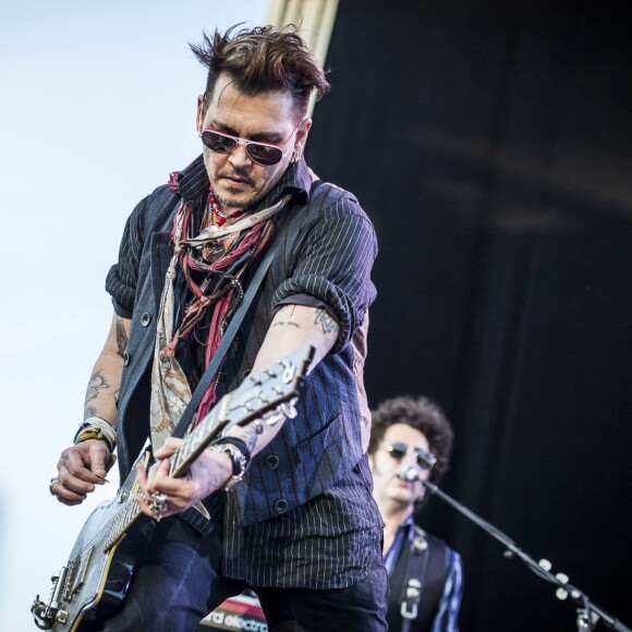 Johnny Depp - Concert des "Hollywood Vampires" au parc d'attractions "Gröna Lund" à Stockholm en Suède le 30 mai 2016.
