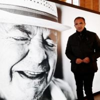 Nikos Aliagas endeuillé : Son poignant hommage à son père, "un homme digne"