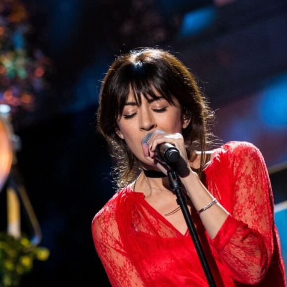 Exclusif - Nolwenn Leroy - Tournage de l'émission "Merci Renaud" dans les studios de la Plaine Saint-Denis le 15 novembre 2016, qui sera diffusée le samedi 17 décembre 2016 en prime time sur France 2. © Cyril Moreau / Bestimage