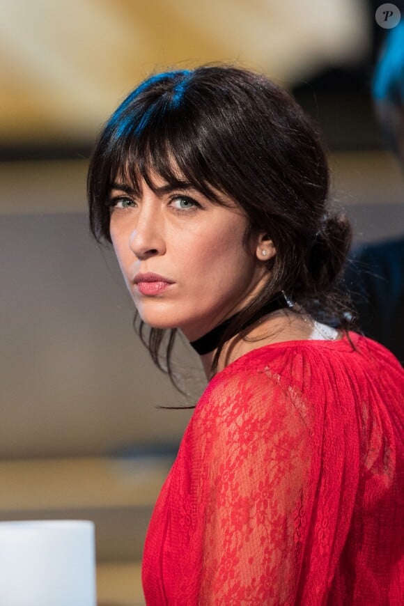 Exclusif - Nolwenn Leroy - Tournage de l'émission "Merci Renaud" dans les studios de la Plaine Saint-Denis le 15 novembre 2016, qui sera diffusée le samedi 17 décembre 2016 en prime time sur France 2. © Cyril Moreau / Bestimage