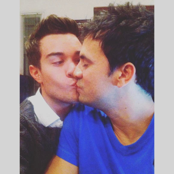 Alex Goude et Romain Taillandier, amoureux et unis face à l'homophobie, le 17 mai 2017.