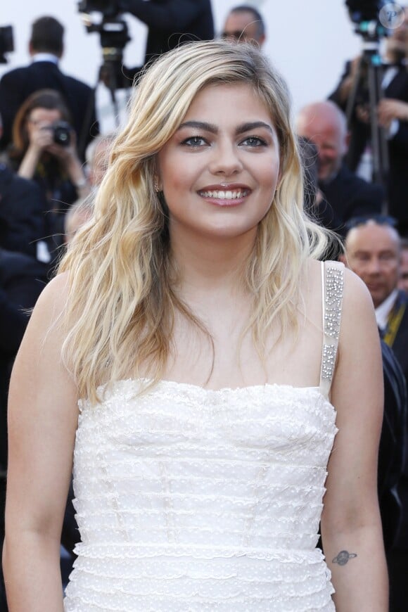 Louane Emera - Montée des marches du film "Les Fantômes d'Ismaël" lors de la cérémonie d'ouverture du 70ème Festival International du Film de Cannes. Le 17 mai 2017 © Borde-Jacovides-Moreau/Bestimage