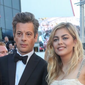 Benjamin Biolay et Louane Emera - Montée des marches du film "Les Fantômes d'Ismaël" lors de la cérémonie d'ouverture du 70ème Festival International du Film de Cannes. Le 17 mai 2017 © Borde-Jacovides-Moreau / Bestimage