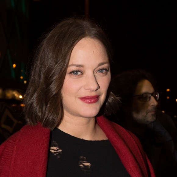 Marion Cotillard enceinte arrive à l'avant-première du film "Rock'n Roll" au Pathé Beaugrenelle à Paris le 13 février 2017.