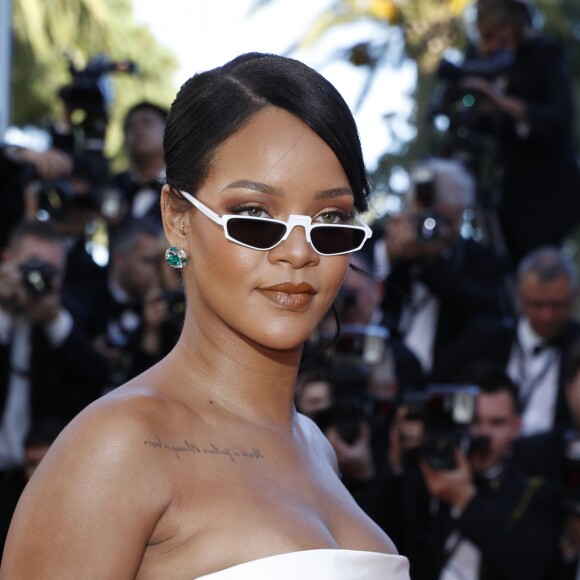 Rihanna a présenté ses bijoux Rihanna ♥ Chopard - Montée des marches du film "Okja"lors du 70ème Festival International du Film de Cannes. Le 19 mai 2017. © Borde-Jacovides-Moreau/Bestimage