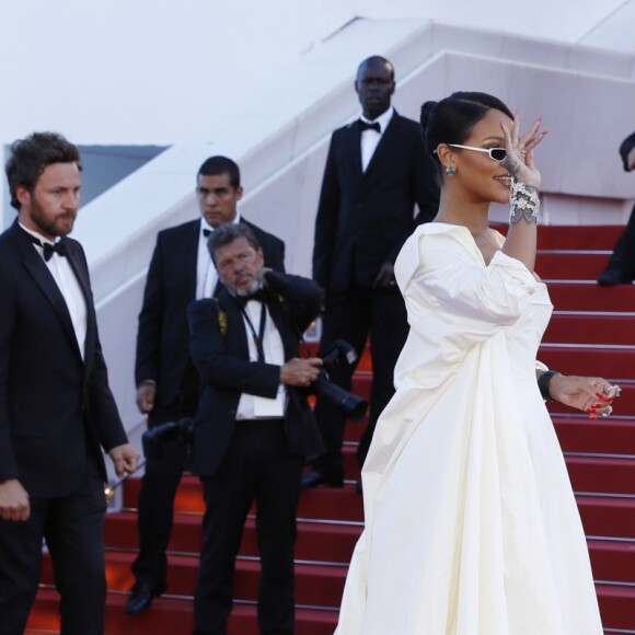 Rihanna (robe Christian Dior, bijoux Rihanna ♥ Chopard) - Montée des marches du film "Okja"lors du 70ème Festival International du Film de Cannes. Le 19 mai 2017. © Borde-Jacovides-Moreau/Bestimage