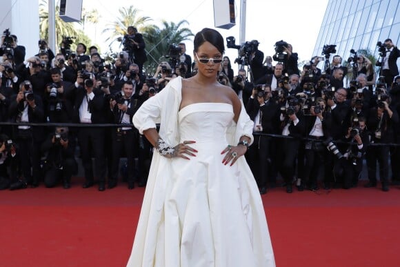 Rihanna (robe Christian Dior) - Montée des marches du film "Okja"lors du 70ème Festival International du Film de Cannes. Le 19 mai 2017. © Borde-Jacovides-Moreau/Bestimage