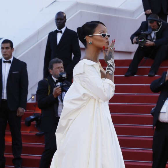 Rihanna (robe Christian Dior, bijoux Rihanna ♥ Chopard) - Montée des marches du film "Okja"lors du 70ème Festival International du Film de Cannes. Le 19 mai 2017. © Borde-Jacovides-Moreau/Bestimage