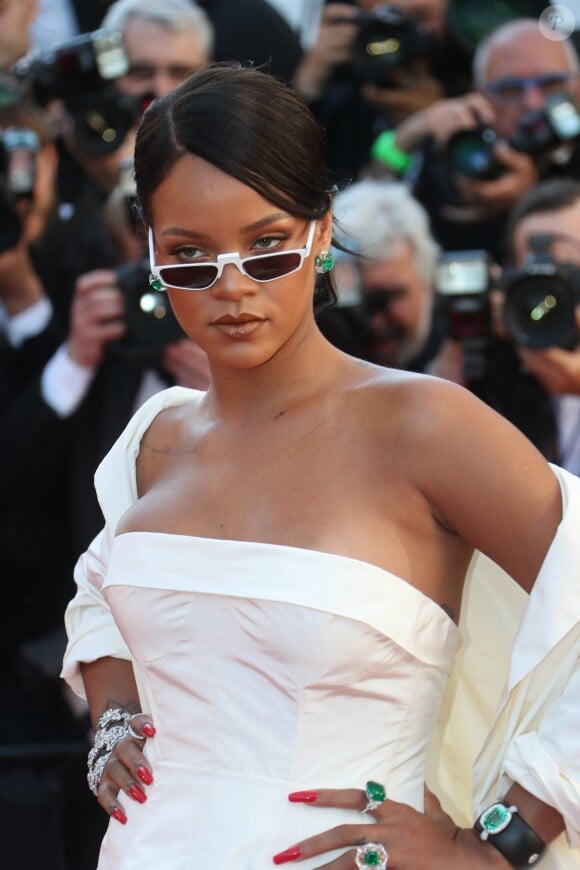 Photo Rihanna bijoux Rihanna Chopard Mont e des marches