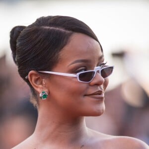 Rihanna (bijoux Rihanna ♥ Chopard) - Montée des marches du film "Okja" lors du 70e Festival International du Film de Cannes. Le 19 mai 2017. © Borde-Jacovides-Moreau / Bestimage