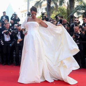 Rihanna, habillée d'une robe Haute Couture Christian Dior - Montée des marches pour le film "Okja" lors du 70e Festival International du Film de Cannes. Le 19 mai 2017. © Borde-Jacovides-Moreau / Bestimage