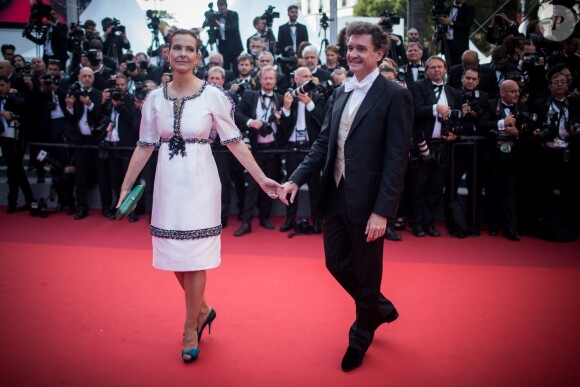 Carole Bouquet et son compagnon Philippe Sereys de Rothschild - Montée des marches de la Soirée 70ème Anniversaire lors du 70ème Festival International du Film de Cannes. Le 23 mai 2017. © Borde-Jacovides-Moreau/Bestimage