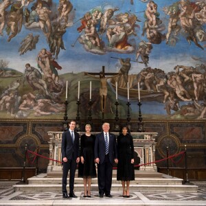 Jared Kushner, Ivanka Trump, Donald Trump et Melania Trump visitent la Chapelle Sixtine au Vatican, le 24 mai 2017