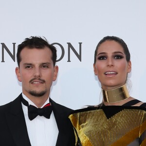 Juan Arbelaez et sa compagne Laury Thilleman - Photocall de la soirée "24th edition of AmfAR's Cinema Against AIDS" Gala à l'hôtel de l'Eden Roc au Cap d'Antibes, le 25 mai 2017, lors du 70 ème Festival International du Film de Cannes. © Borde-Jacovides-Moreau / Bestimage