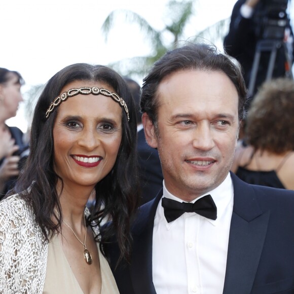 Vincent Perez et sa femme Karine Silla - Montée des marches du film "D'Après une Histoire Vraie" lors du 70e Festival International du Film de Cannes. Le 27 mai 2017. © Borde-Jacovides-Moreau/Bestimage