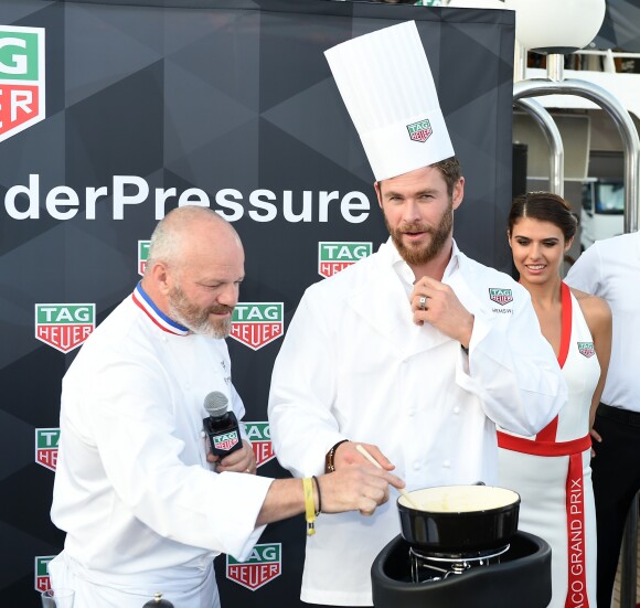 Philippe Etchebest et Chris Hemsworth lors des Tag-Heuer Under Pressure Award à Monaco le 27 mai 2017. Photo by Laurent Zabulon/ABACAPRESS