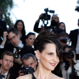 Juliette Binoche - Montée des marches de la cérémonie de clôture du 70e Festival International du Film de Cannes. Le 28 mai 2017. © Borde-Jacovides-Moreau / Bestimage