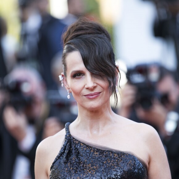 Juliette Binoche - Montée des marches de la cérémonie de clôture du 70e Festival International du Film de Cannes. Le 28 mai 2017. © Borde-Jacovides-Moreau / Bestimage