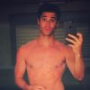 Darren Criss pose nu sur Twitter, le 30 mai 2017