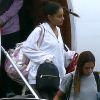 Ariana Grande arrive au Stansted Airport de Londres le 2 juin 2017, avant de rallier Manchester où elle donnera un concert caritatif le 4 juin.