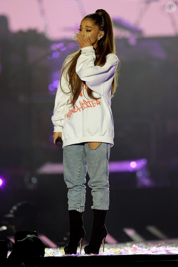 Ariana Grande est remontée sur scène à Manchester, dimanche, moins de deux semaines après qu'une attaque contre son concert eut fait 22 morts et des dizaines de blessés - Attentat de Manchester : 'One Love Manchester', concert exceptionnel organisé au profit des familles des victimes à Manchester le 4 juin 2017 © DaveHogan For OneLoveManchester/GoffPhotos.com via Bestimage