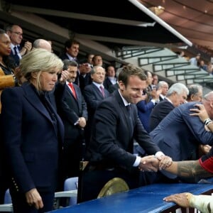 Le prince Albert II de Monaco, la première dame Brigitte Macron (Trogneux), son mari le président de la République Emmanuel Macron, la ministre des Sports Laura Flessel et le président de la Fédération française de Rugby à XV (FFR) Bernard Laporte - Finale du Top 14, ASM Clermont contre le RC Toulon au Stade de France à Saint-Denis, , France, le 4 juin 2017. ASM Clermont remporte le match contre RC Toulon 22-16. © Agence/Bestimage