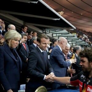 Le président de l'Assemblée nationale Claude Bartolone, le prince Albert II de Monaco, la première dame Brigitte Macron (Trogneux), son mari le président de la République Emmanuel Macron, la ministre des Sports Laura Flessel et le président de la Fédération française de Rugby à XV (FFR) Bernard Laporte - Finale du Top 14, ASM Clermont contre le RC Toulon au Stade de France à Saint-Denis, , France, le 4 juin 2017. ASM Clermont remporte le match contre RC Toulon 22-16. © Agence/Bestimage