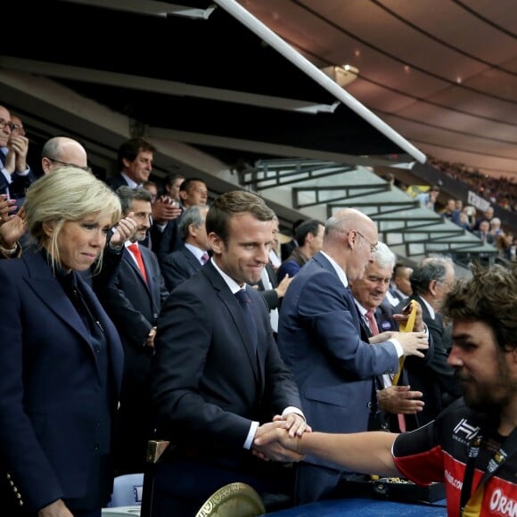 Le président de l'Assemblée nationale Claude Bartolone, le prince Albert II de Monaco, la première dame Brigitte Macron (Trogneux), son mari le président de la République Emmanuel Macron, la ministre des Sports Laura Flessel et le président de la Fédération française de Rugby à XV (FFR) Bernard Laporte - Finale du Top 14, ASM Clermont contre le RC Toulon au Stade de France à Saint-Denis, , France, le 4 juin 2017. ASM Clermont remporte le match contre RC Toulon 22-16. © Agence/Bestimage