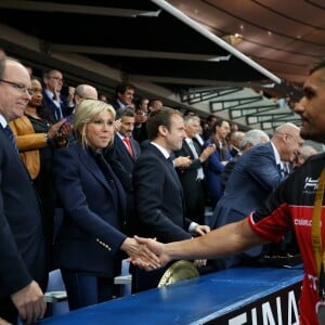 Le président de l'Assemblée nationale Claude Bartolone, le prince Albert II de Monaco, la première dame Brigitte Macron (Trogneux), son mari le président de la République Emmanuel Macron, la ministre des Sports Laura Flessel et le président de la Fédération française de Rugby à XV (FFR) Bernard Laporte - Finale du Top 14, ASM Clermont contre le RC Toulon au Stade de France à Saint-Denis, , France, le 4 juin 2017. ASM Clermont remporte le match contre RC Toulon 22-16. © Agence/Bestimage