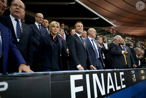 Le président de l'Assemblée nationale Claude Bartolone, le prince Albert II de Monaco, la première dame Brigitte Macron (Trogneux), son mari le président de la République Emmanuel Macron, la ministre des Sports Laura Flessel et le président de la Fédération française de Rugby à XV (FFR) Bernard Laporte - Finale du Top 14, ASM Clermont contre le RC Toulon au Stade de France à Saint-Denis, , France, le 4 juin 2017. ASM Clermont remporte le match contre RC Toulon 22-16. © Agence/Bestimage