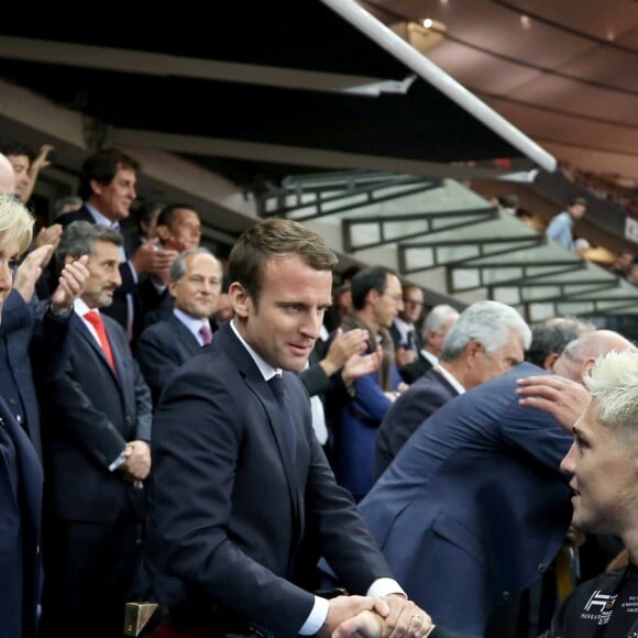 Le président de l'Assemblée nationale Claude Bartolone, le prince Albert II de Monaco, la première dame Brigitte Macron (Trogneux), son mari le président de la République Emmanuel Macron et la ministre des Sports Laura Flessel - Finale du Top 14, ASM Clermont contre le RC Toulon au Stade de France à Saint-Denis, , France, le 4 juin 2017. ASM Clermont remporte le match contre RC Toulon 22-16. © Agence/Bestimage