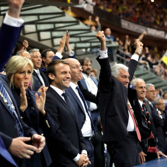 Le président de l'Assemblée nationale Claude Bartolone, le prince Albert II de Monaco, la première dame Brigitte Macron (Trogneux), son mari le président de la République Emmanuel Macron et le président de la Fédération française de Rugby à XV (FFR) Bernard Laporte - Finale du Top 14, ASM Clermont contre le RC Toulon au Stade de France à Saint-Denis, Jacovides/Bestimage