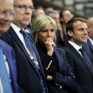 Le président de l'Assemblée nationale Claude Bartolone, le prince Albert II de Monaco, la première dame Brigitte Macron (Trogneux), son mari le président de la République Emmanuel Macron et le président de la Fédération française de Rugby à XV (FFR) Bernard Laporte - Finale du Top 14, ASM Clermont contre le RC Toulon au Stade de France à Saint-Denis, le 4 juin 2017. ASM Clermont remporte le match contre RC Toulon 22-16. © Dominique Jacovides/Bestimage