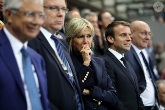 Le président de l'Assemblée nationale Claude Bartolone, le prince Albert II de Monaco, la première dame Brigitte Macron (Trogneux), son mari le président de la République Emmanuel Macron et le président de la Fédération française de Rugby à XV (FFR) Bernard Laporte - Finale du Top 14, ASM Clermont contre le RC Toulon au Stade de France à Saint-Denis, le 4 juin 2017. ASM Clermont remporte le match contre RC Toulon 22-16. © Dominique Jacovides/Bestimage