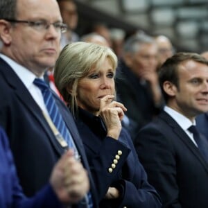 Le président de l'Assemblée nationale Claude Bartolone, le prince Albert II de Monaco, la première dame Brigitte Macron (Trogneux), son mari le président de la République Emmanuel Macron et le président de la Fédération française de Rugby à XV (FFR) Bernard Laporte - Finale du Top 14, ASM Clermont contre le RC Toulon au Stade de France à Saint-Denis, Seine Saint-Denis (banlieus de Paris), France, le 4 juin 2017. ASM Clermont remporte le match contre RC Toulon 22-16. © Dominique Jacovides/Bestimage