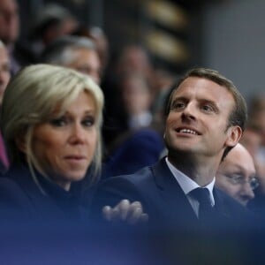 La première dame Brigitte Macron (Trogneux) et son mari le président de la République Emmanuel Macron - Finale du Top 14, ASM Clermont contre le RC Toulon au Stade de France à Saint-Denis, Seine Saint-Denis (banlieus de Paris), France, le 4 juin 2017. ASM Clermont remporte le match contre RC Toulon 22-16. © Dominique Jacovides/Bestimage